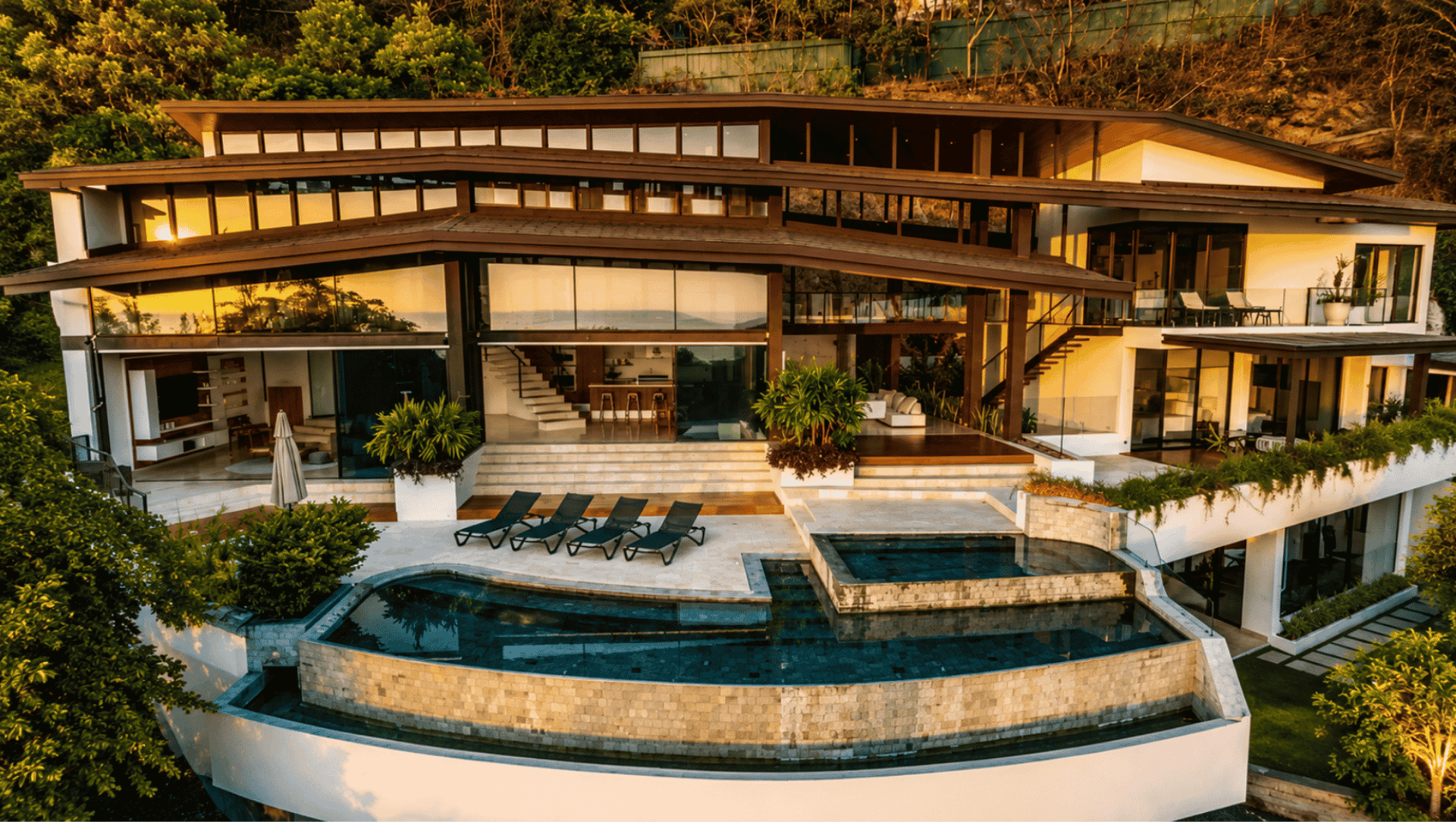 Tamarindo, Costa Rica: The Complete Guide to Living, Buying and Visiting